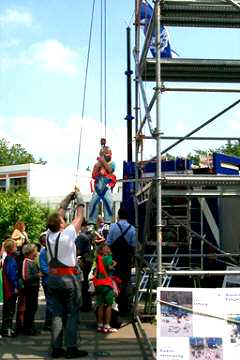 abseiler.jpg (15929 Byte)