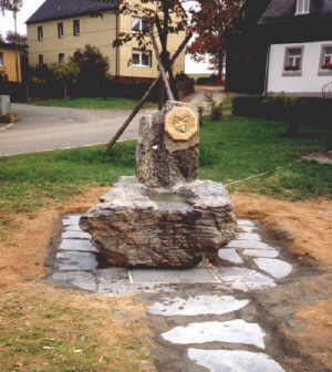 Der Dorfbrunnen nach der Fertigstellung