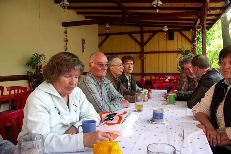 Stammtisch im Pavillon der Meinels Bas