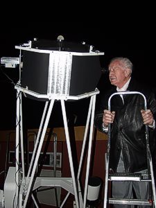 Wolfgang Siegel blickt in die Sterne
